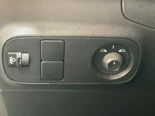 Citroen C3 1.2 12V e-THP PureTech 110 Épave (2023, Blanc)