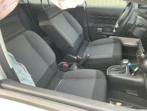 Citroen C3 1.2 12V e-THP PureTech 110 Épave (2023, Blanc)
