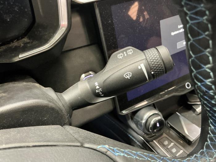 Lynk & Co 01 1.5 PHEV Épave (2022, Métallisé, Noir)