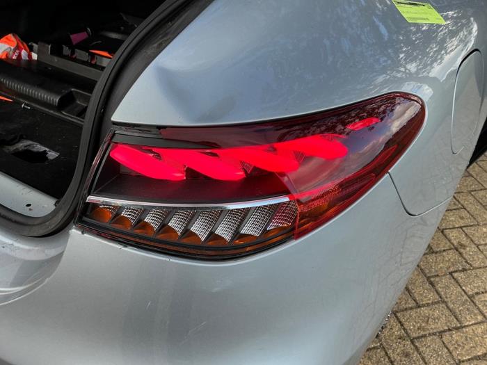 Mercedes EQE 300 89/90 kWh Vehículo de desguace (2023, Gris)