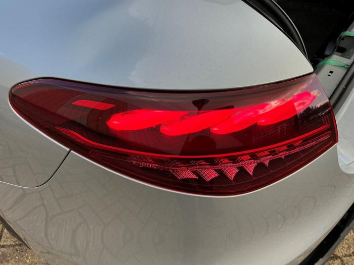 Mercedes EQE 300 89/90 kWh Vehículo de desguace (2023, Gris)