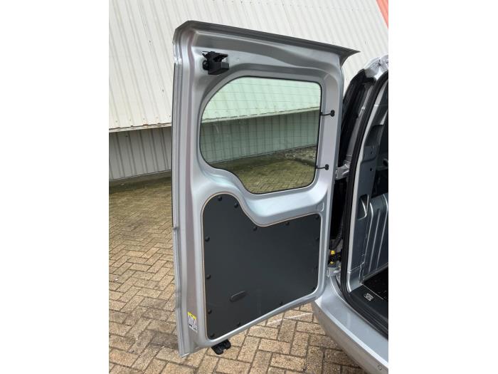 Volkswagen Caddy Cargo V 2.0 TDI SCR Épave (2024, Métallisé, Gris argenté)