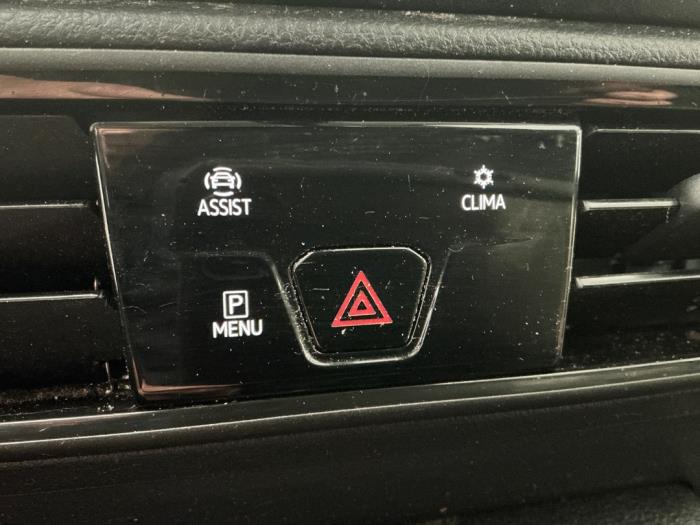 Volkswagen Caddy Cargo V 2.0 TDI SCR Épave (2024, Métallisé, Gris argenté)
