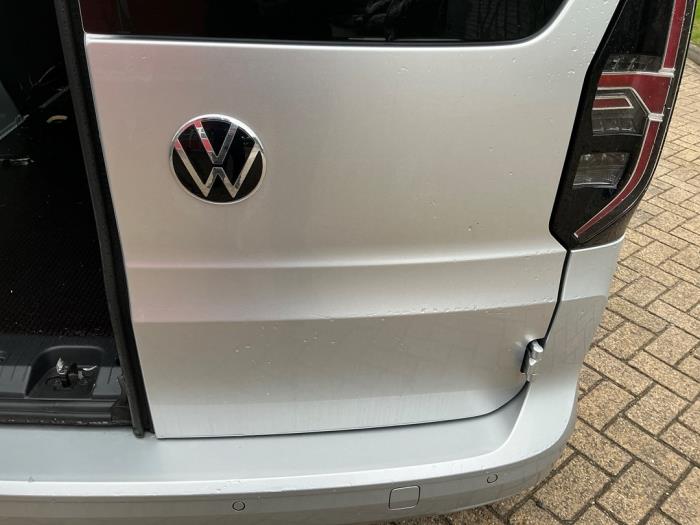 Volkswagen Caddy Cargo V 2.0 TDI SCR Épave (2024, Métallisé, Gris argenté)