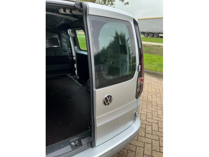 Volkswagen Caddy Cargo V 2.0 TDI SCR Épave (2024, Métallisé, Gris argenté)