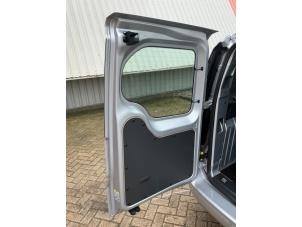 Volkswagen Caddy Cargo V 2.0 TDI SCR Épave (2024, Métallisé, Gris argenté)