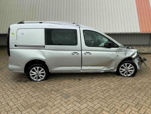Volkswagen Caddy Cargo V 2.0 TDI SCR Épave (2024, Métallisé, Gris argenté)