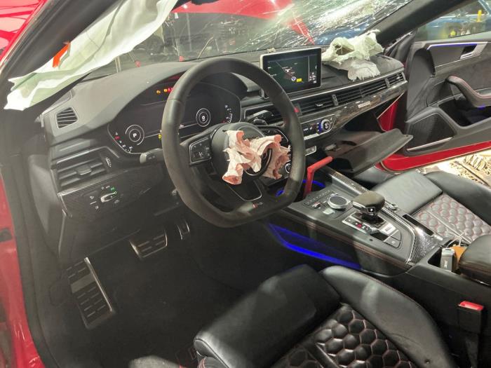 Audi RS 5 2.9 V6 TFSI 24V Épave (2017, Métallisé, Rouge)