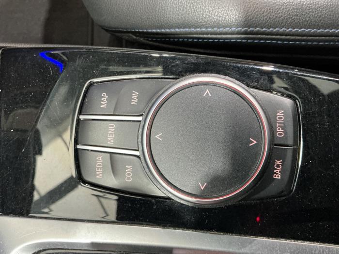 BMW X3 xDrive 30d 3.0 Turbo 24V Mild Hybrid Samochód złomowany (2021, Metalik, Czarny)