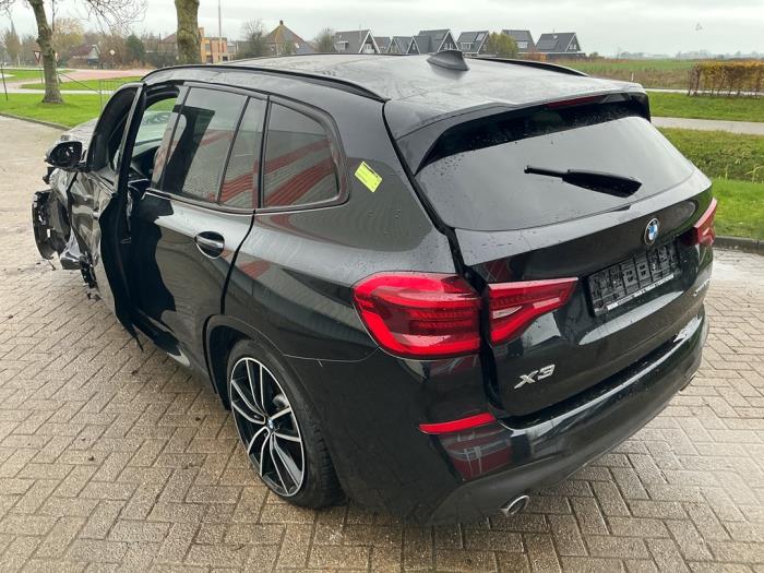 BMW X3 xDrive 30d 3.0 Turbo 24V Mild Hybrid Samochód złomowany (2021, Metalik, Czarny)