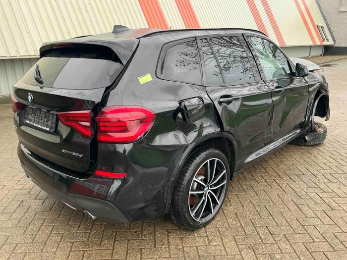 BMW X3 xDrive 30d 3.0 Turbo 24V Mild Hybrid Samochód złomowany (2021, Metalik, Czarny)