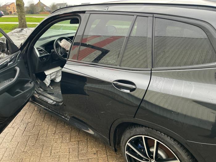 BMW X3 xDrive 30d 3.0 Turbo 24V Mild Hybrid Samochód złomowany (2021, Metalik, Czarny)