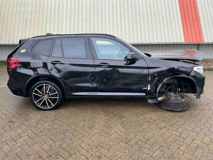 BMW X3 xDrive 30d 3.0 Turbo 24V Mild Hybrid Samochód złomowany (2021, Metalik, Czarny)