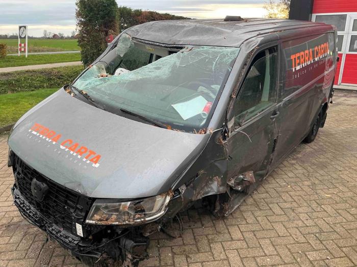 Volkswagen Transporter T6 2.0 TDI 150 Épave (2021, Gris)
