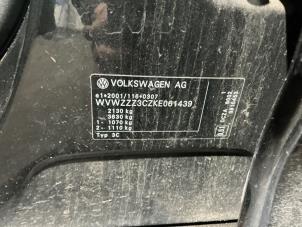 Volkswagen Passat Variant 1.6 TDI 16V Samochód złomowany (2019, Metalik, Srebrnoszary)