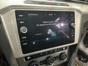 Volkswagen Passat Variant 1.6 TDI 16V Samochód złomowany (2019, Metalik, Srebrnoszary)