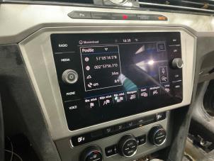 Volkswagen Passat Variant 1.6 TDI 16V Samochód złomowany (2019, Metalik, Srebrnoszary)