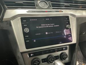 Volkswagen Passat Variant 1.6 TDI 16V Samochód złomowany (2019, Metalik, Srebrnoszary)