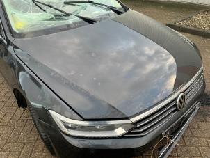 Volkswagen Passat Variant 1.6 TDI 16V Samochód złomowany (2019, Metalik, Srebrnoszary)