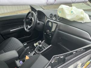 Suzuki Vitara 1.4 Booster Jet Turbo 16V SHVS Épave (2025, Métallisé, Blanc)