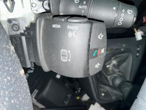 Renault Master III 2.3 dCi 165 16V RWD Samochód złomowany (2024, Bialy)