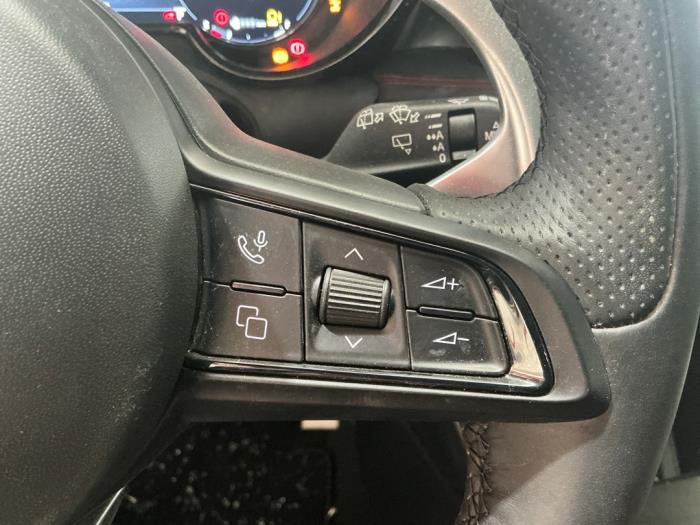 Alfa Romeo Tonale 1.3 T Hybrid Q4 Épave (2025, Blanc)
