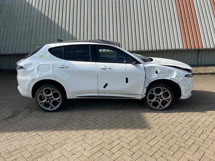 Alfa Romeo Tonale 1.3 T Hybrid Q4 Épave (2025, Blanc)