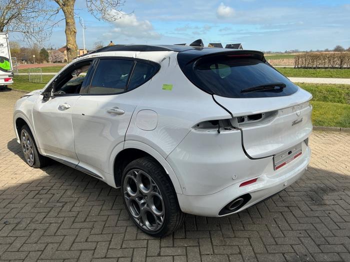 Alfa Romeo Tonale 1.3 T Hybrid Q4 Épave (2025, Blanc)