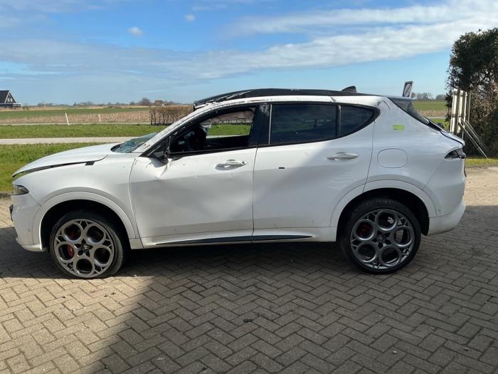 Alfa Romeo Tonale 1.3 T Hybrid Q4 Épave (2025, Blanc)