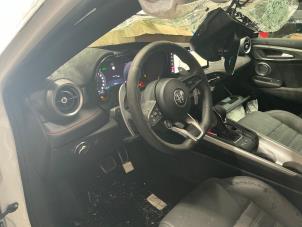Alfa Romeo Tonale 1.3 T Hybrid Q4 Épave (2025, Blanc)