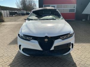 Alfa Romeo Tonale 1.3 T Hybrid Q4 Épave (2025, Blanc)