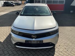 Opel Astra L Sports Tourer 1.6 Plug-in Hybrid Turbo 16V Épave (2025, Métallisé, Gris argenté)
