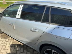Opel Astra L Sports Tourer 1.6 Plug-in Hybrid Turbo 16V Épave (2025, Métallisé, Gris argenté)