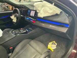 BMW M5 Touring 4.4 xDrive Plug-in Hybrid Épave (2025, Brun)