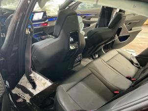 BMW M5 Touring 4.4 xDrive Plug-in Hybrid Épave (2025, Brun)