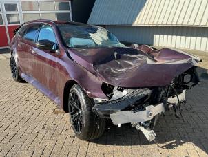 BMW M5 Touring 4.4 xDrive Plug-in Hybrid Épave (2025, Brun)