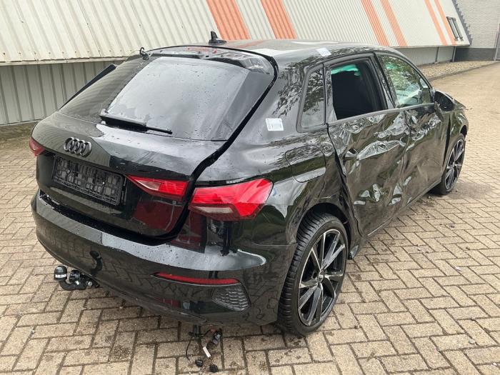 Audi A3 Sportback 2.0 30 TDI 16V Samochód złomowany (2022, Czarny)