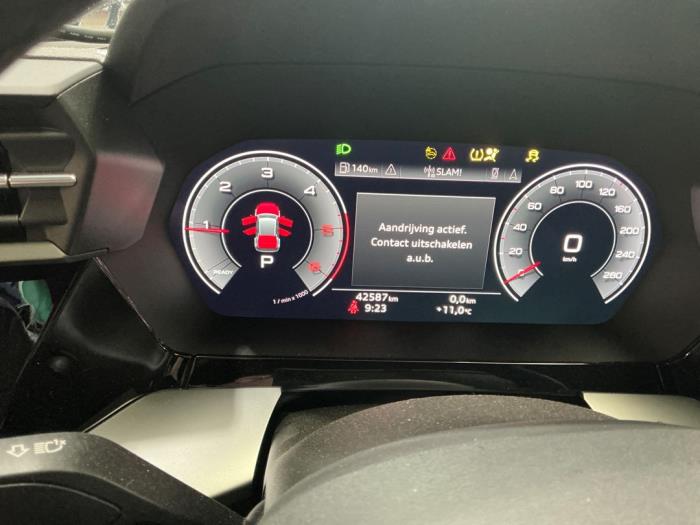Audi A3 Sportback 2.0 30 TDI 16V Samochód złomowany (2022, Czarny)