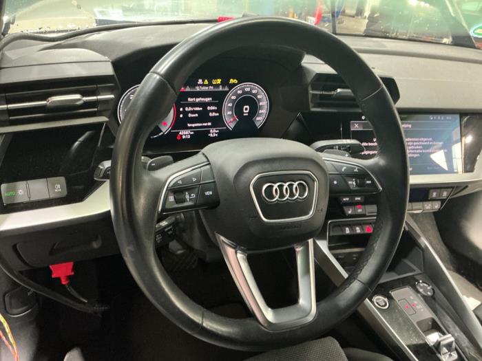 Audi A3 Sportback 2.0 30 TDI 16V Samochód złomowany (2022, Czarny)