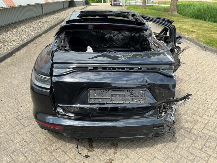 Porsche Panamera Sport Turismo 2.9 V6 24V 4S E-Hybrid Épave (2021, Métallisé, Noir)