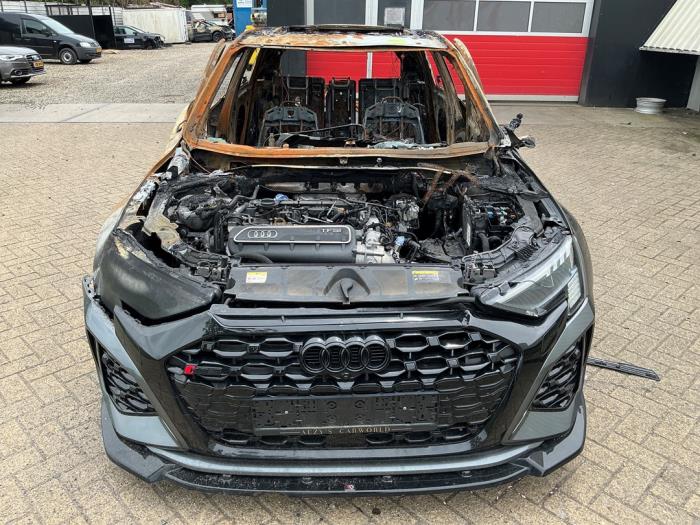 Audi RS 3 Sportback 2.5 TFSI 20V Quattro Vehículo de desguace (2024, Metálico, Gris plateado)