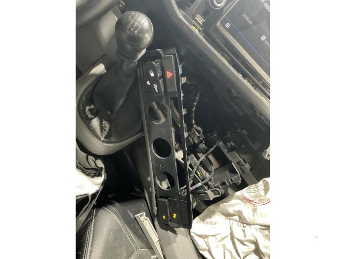 Volkswagen Crafter 2.0 TDI FWD Vehículo de desguace (2018, Metálico, Gris plateado)