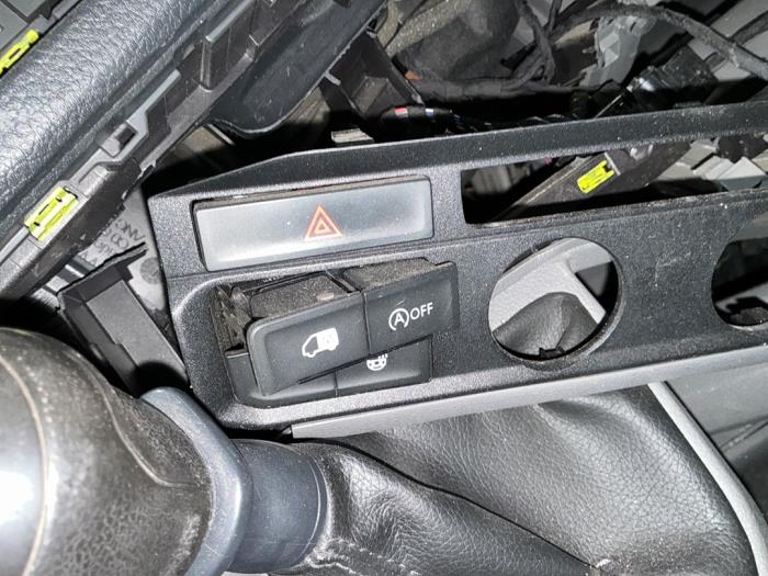Volkswagen Crafter 2.0 TDI FWD Vehículo de desguace (2018, Metálico, Gris plateado)