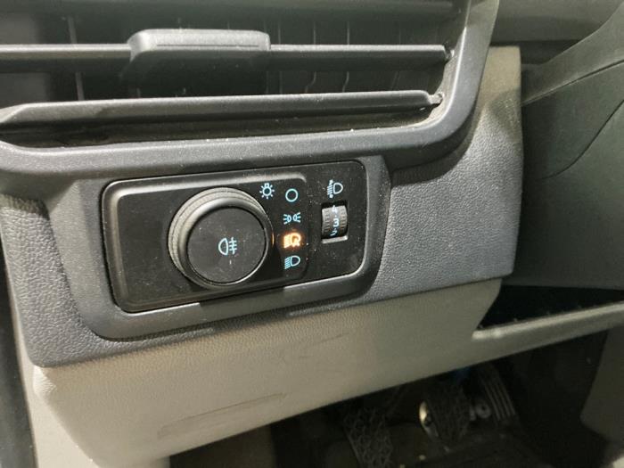 Ford Transit Custom 2.0 EcoBlue 136 Épave (2024, Blanc)