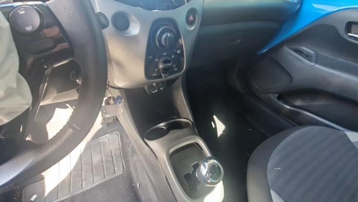 Toyota Aygo 1.0 12V VVT-i Schrottauto (2020, Blau)