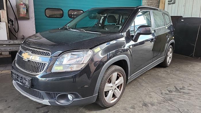 Chevrolet Orlando 1.8 16V VVT Samochód złomowany (2011, Czarny)