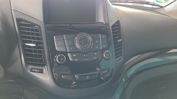 Chevrolet Orlando 1.8 16V VVT Samochód złomowany (2011, Czarny)