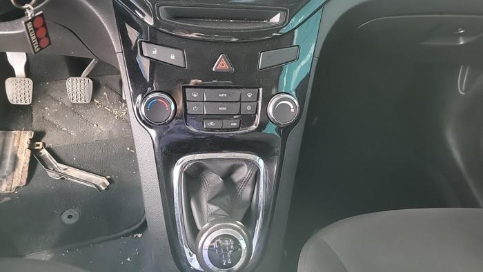 Chevrolet Orlando 1.8 16V VVT Samochód złomowany (2011, Czarny)