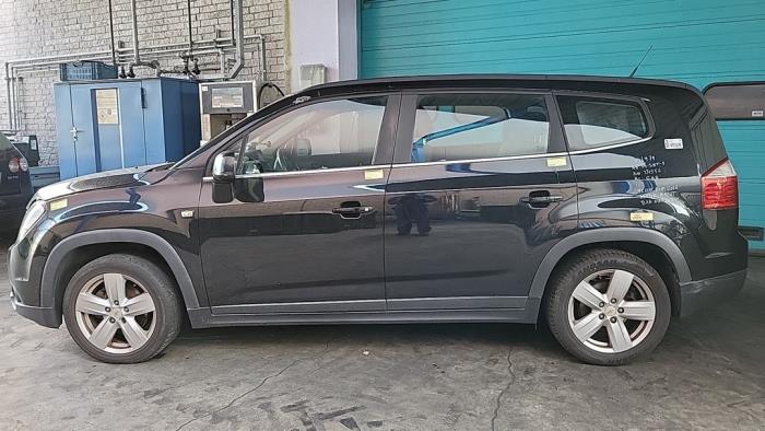 Chevrolet Orlando 1.8 16V VVT Samochód złomowany (2011, Czarny)