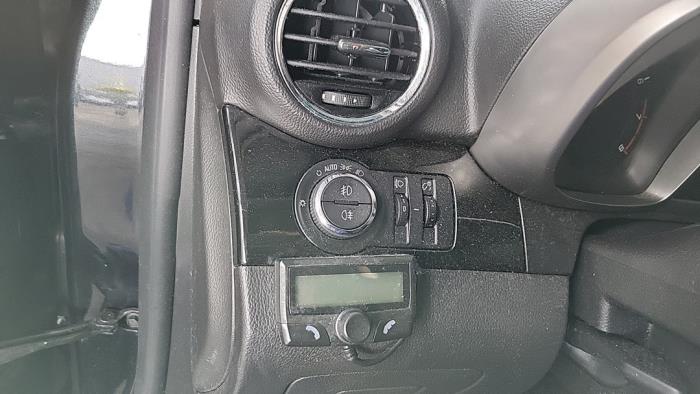 Chevrolet Orlando 1.8 16V VVT Samochód złomowany (2011, Czarny)